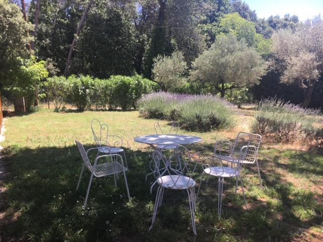 le mas du cypres, 12 pers et piscine Aigaliers Extérieur photo